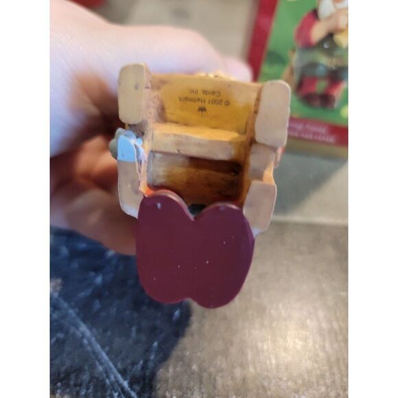 Hallmark 2001 carving Santa ornament Xmas decor - Picture 5 of 5